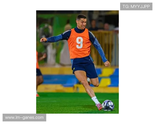 C罗社媒晒照身穿利雅得胜利训练服回归训练状态 C罗社媒晒照身穿利雅得胜利训练服回归训练状态