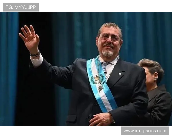 又一位铁拳冠军走上权力巅峰 重量级拳王登顶总统宝座改写国家命运 又一位铁拳冠军走上权力巅峰 重量级拳王登顶总统宝座改写国家命运